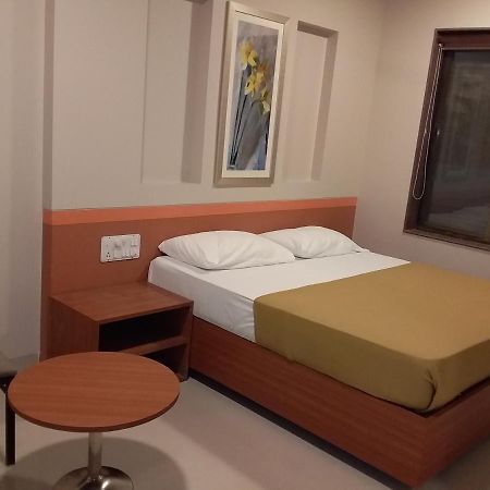 Sai Palace Express Shirdi Extérieur photo