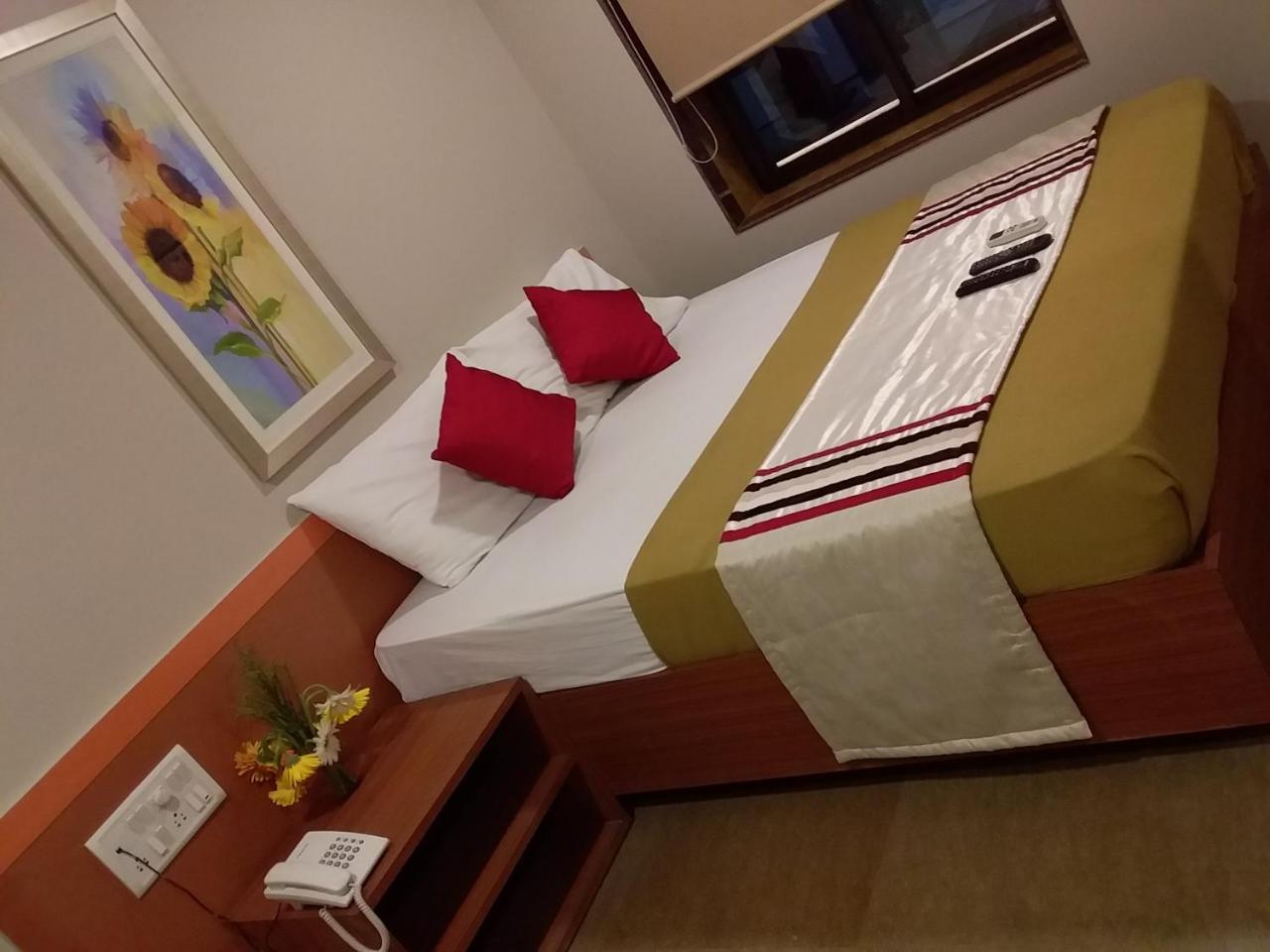 Sai Palace Express Shirdi Extérieur photo